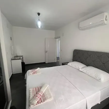 Villa 6-person W/ Private Pool In Central Location - Awz 348 *