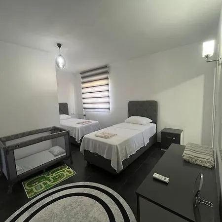 6-person W/ Private Pool In Central Location - Awz 348